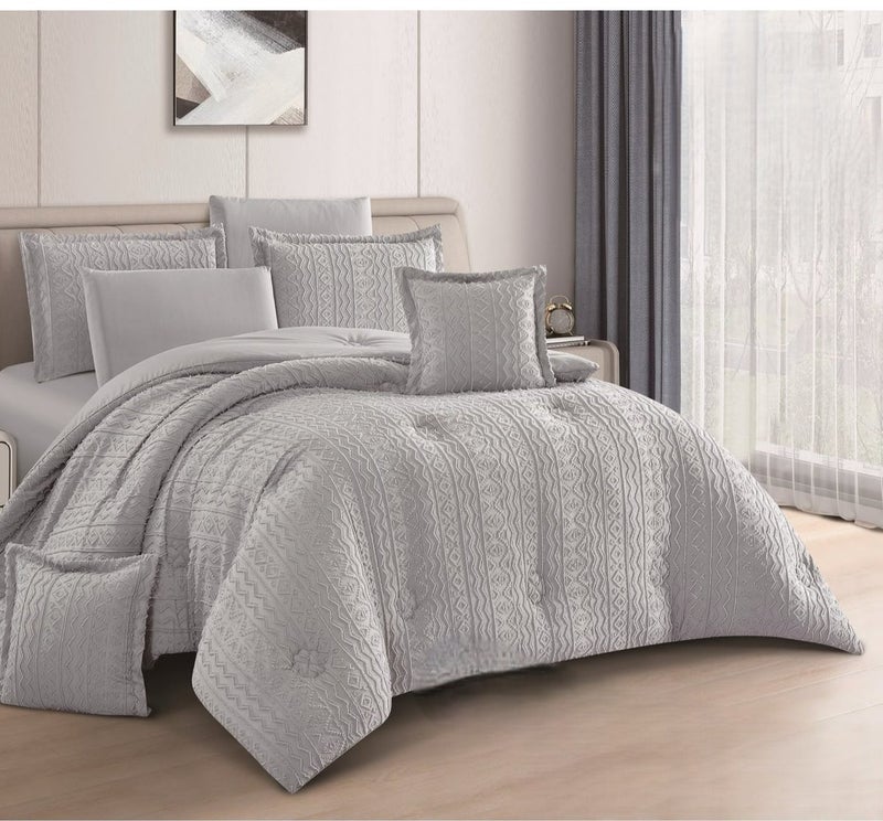 Elegant 8-piece summer bedspread set for a double bed, featuring a quilted design and microfiber material, sized 260x240 cm. - Image 1