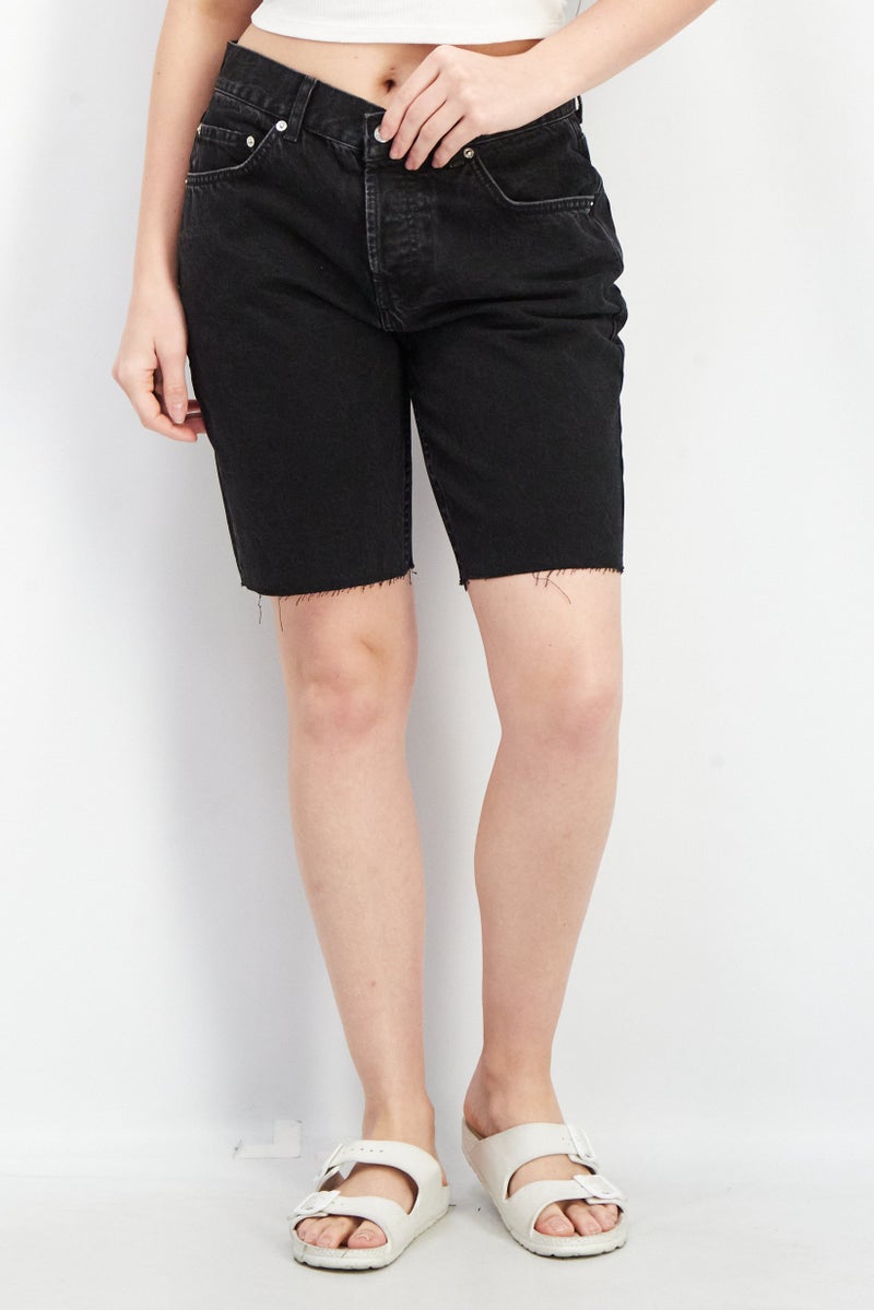 ASOS شورتات جينز قصيرة للنساء، صغيرة، سوداء - Image 1