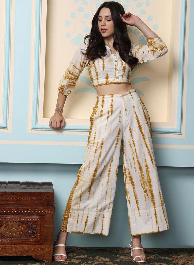 آي شين طقم بلوزة قصيرة وبنطلون بطبعة صبغ وربط من إيشين بياقة على شكل حرف - Image 4