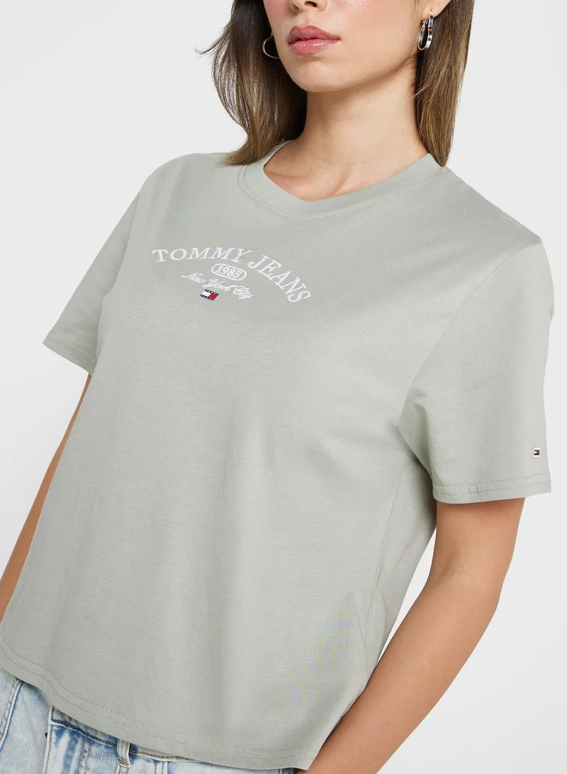 TOMMY JEANS Graphic Crew Neck T-Shirt