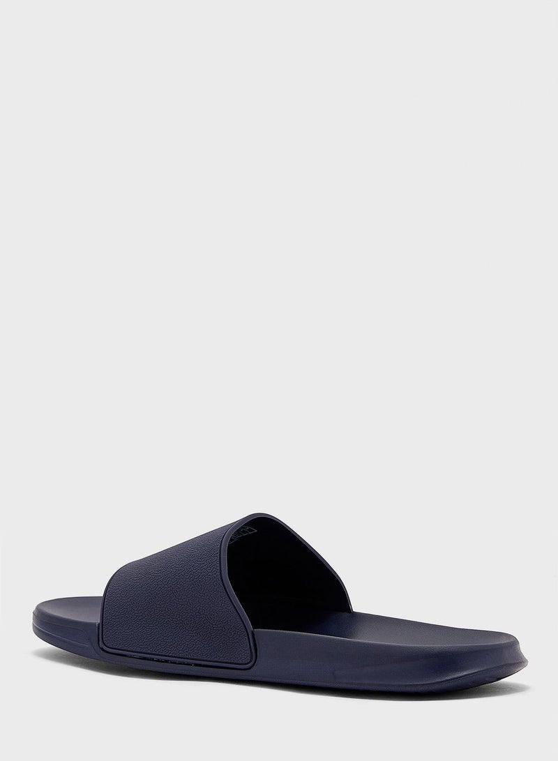 نوتيكا صندل مزين بشعار الماركة - Image 2