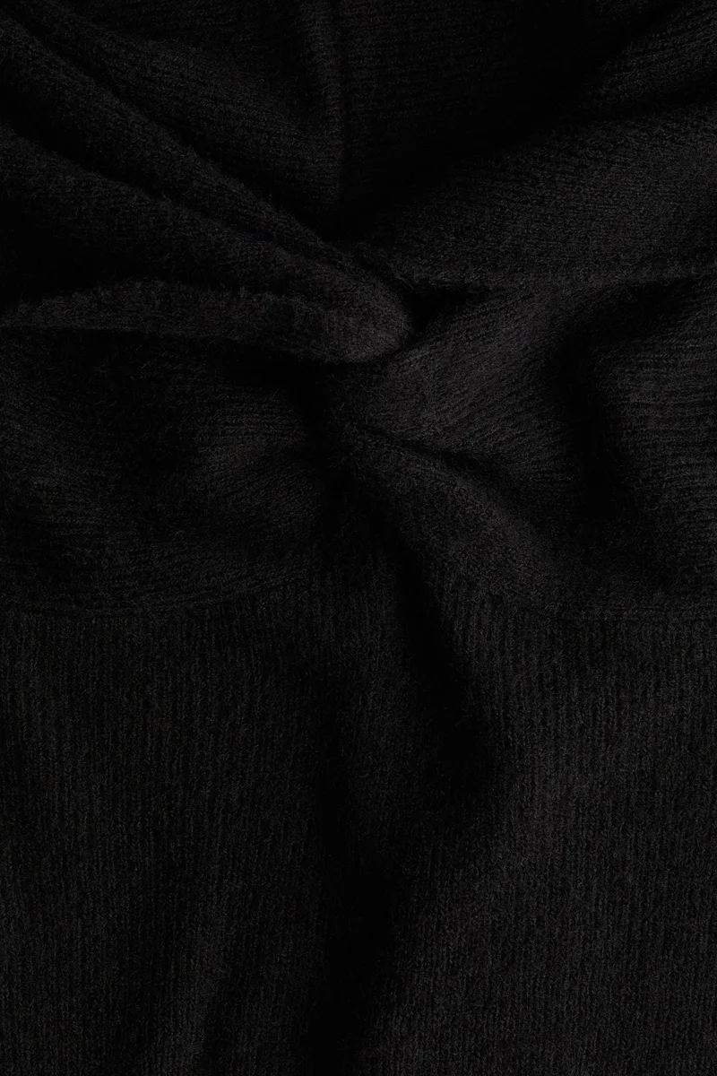 اتش اند ام فستان محبوك ناعم مكشوف الكتفين