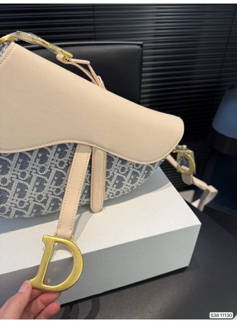 ديور حقيبة كتف كلاسيكية من ديور - Image 1