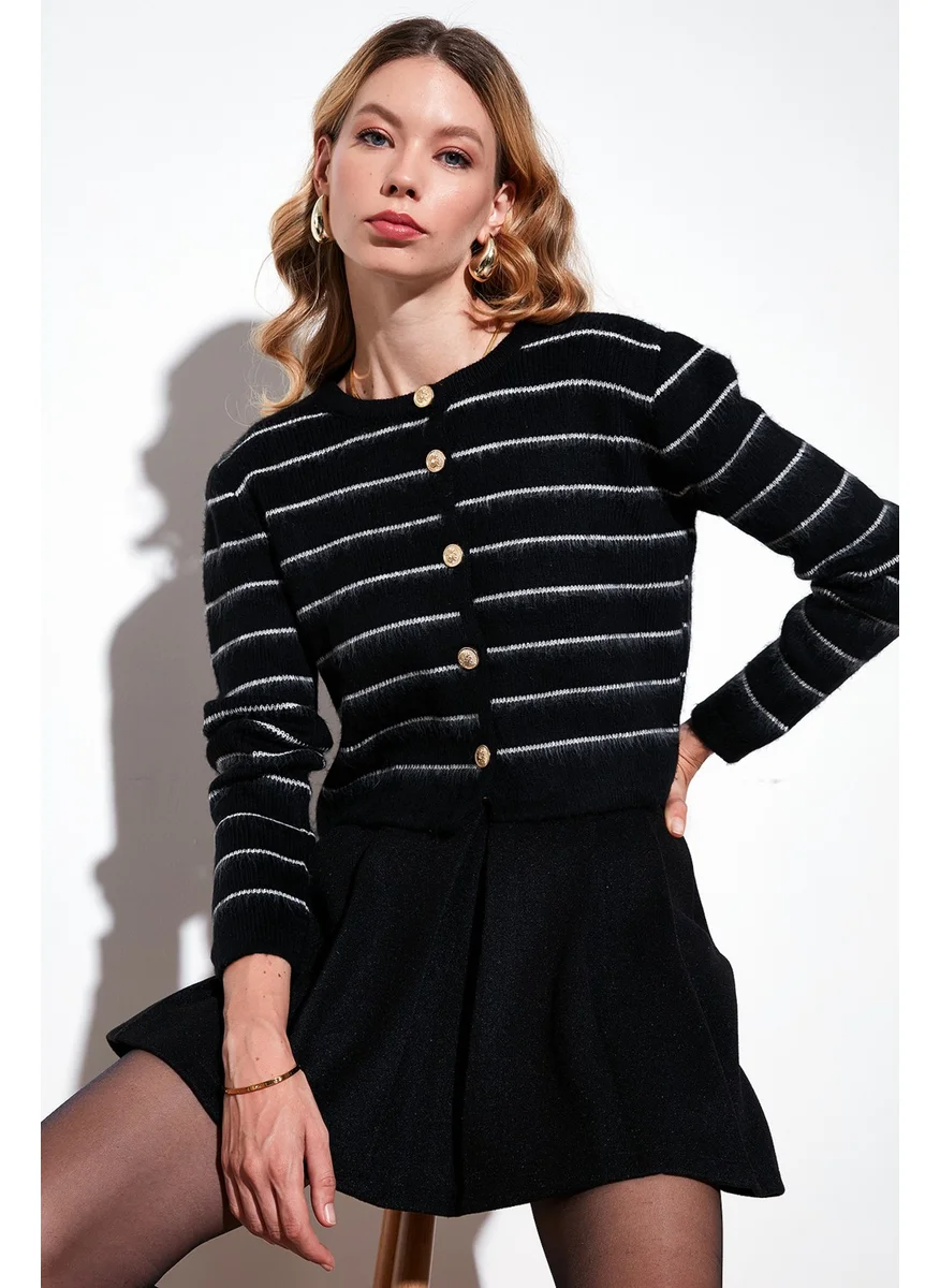 Lela Standard Fit Striped Soft Texture Crop Knitwear Cardigan Women's Cardigan 4615551