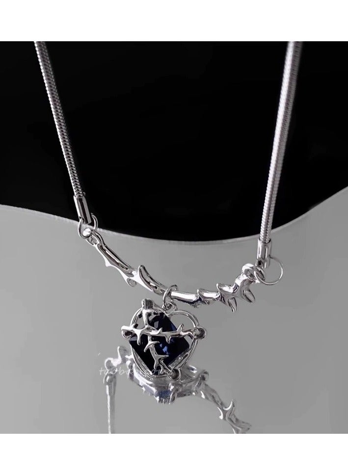 Goolsky قلادة القلب الحلوة والجريئة – قلادة زيركون ملفوفة بالأشواك، تشوكر فاخرة جريئة للنساء، ملابس شوارع/حفلات غير متلاشية - Image 4