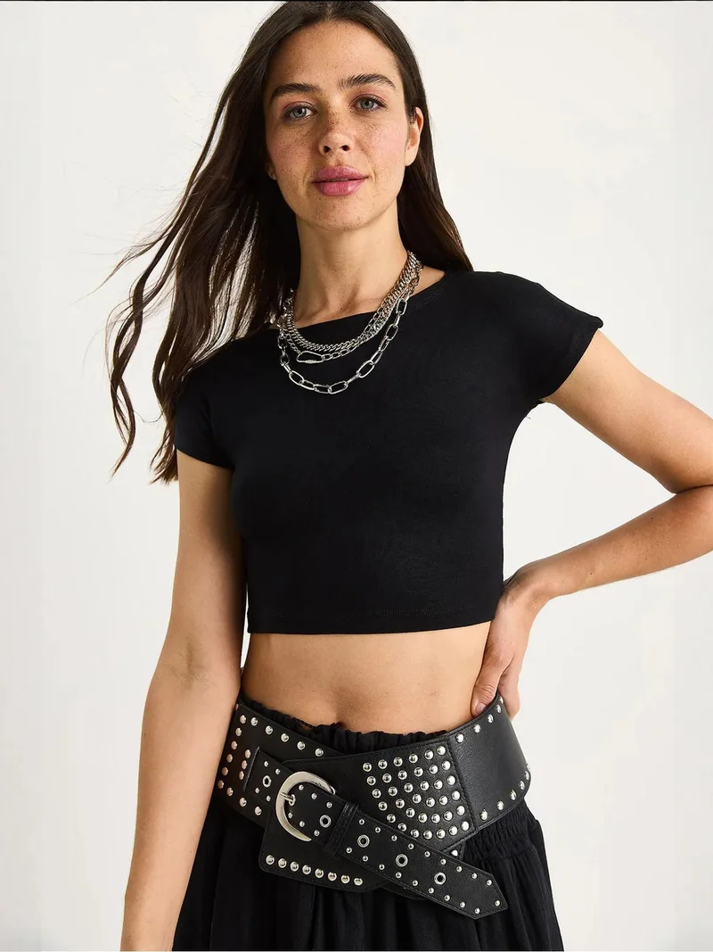 Bianco Lucci LUCCI Basic Cotton Crew Neck Fitted Crop Top