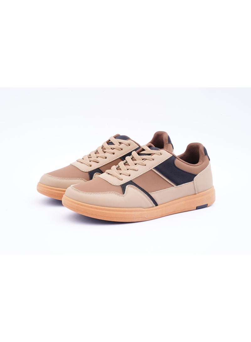 Corus Men's Sneaker - Image 1