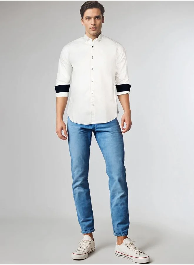 دينيس لينغو Men white regular fit solid full sleeves button down cotton blend shirts with button closure featuring a spread collar- a fresh take on timeless style.