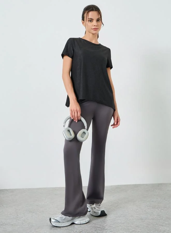 Styli Active Black Textured Slub Back Inverted V Hem Short Sleeves Top