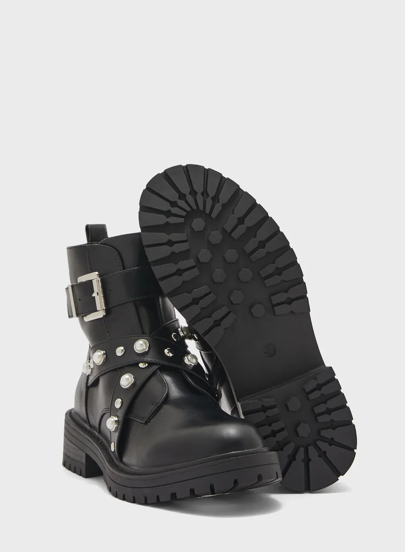 NEW LOOK Pearl Studded With Lace Up Ankle Boots
