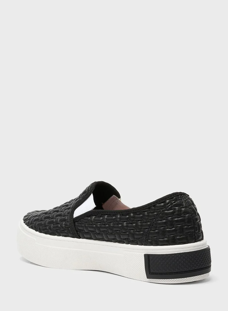 MOLECA Alianna Slip Ons
