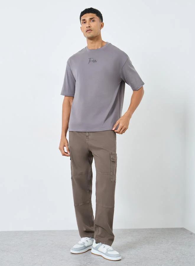 ستايلي جينز كارجو عملي بقصة فضفاضة