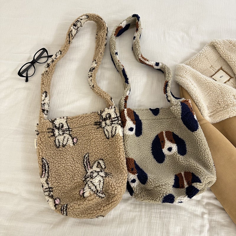 South Korea Dongdaemun Shoulder Bag Women'S Plush Lamb Wool Stylist Woolen Casual Large Capacity Crossbody Bag - Image 4
