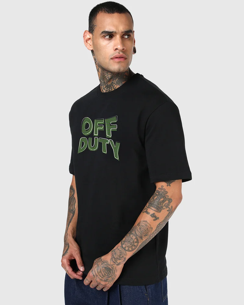 بيواكوف Men's Jet Black Off Duty Typography Oversized T-shirt