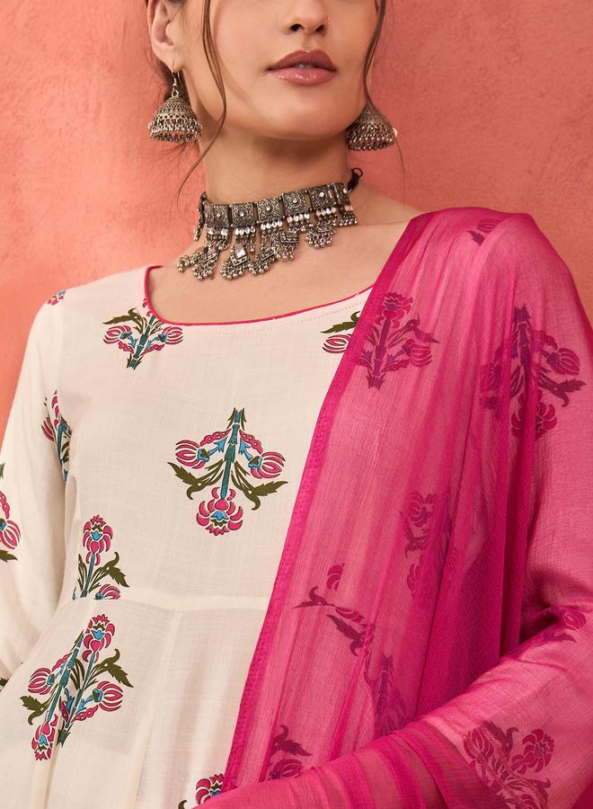 ساسافراس أبيض زهور رايون أناركالي كورتا مع بنطلون مستقيم وطقم دوباتا - Image 4