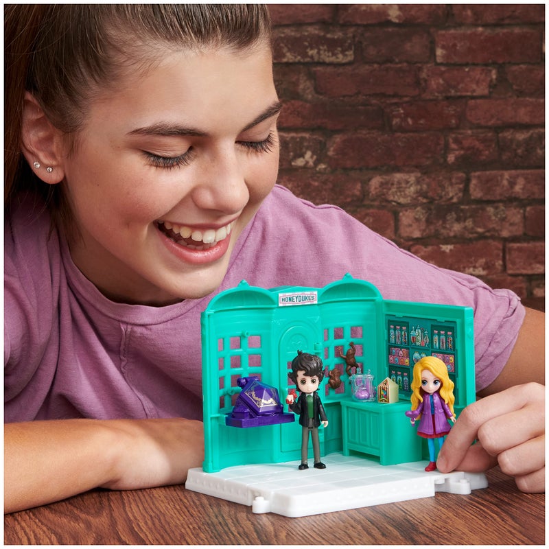 Wizarding World Harry Potter, Magical Minis Honeydukes Sweet Shop with 2 Exclusive Figures and 5 Accessories, Kids Toys for Ages 6 and up - Image 4