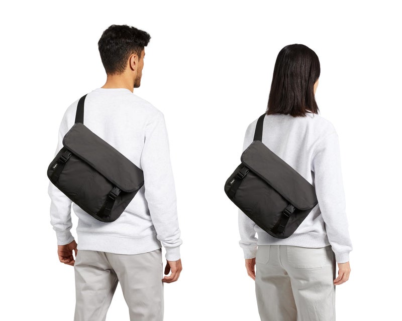 Bellroy Cinch Messenger (12 liter lightweight shoulder bag, water-resistant fabric, effortless organization) - Charcoal - Image 2