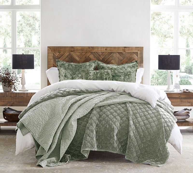 COCOPLOCEUS 1 Piece 18X18 Pillow Cover Velvet Quilted Pillow Cover Farmhouse Square Cushion Cover Soft Decorative Texture Pillow Covers for Couch Sofa Bed Bedroom Car Living Room Army Green - Image 4