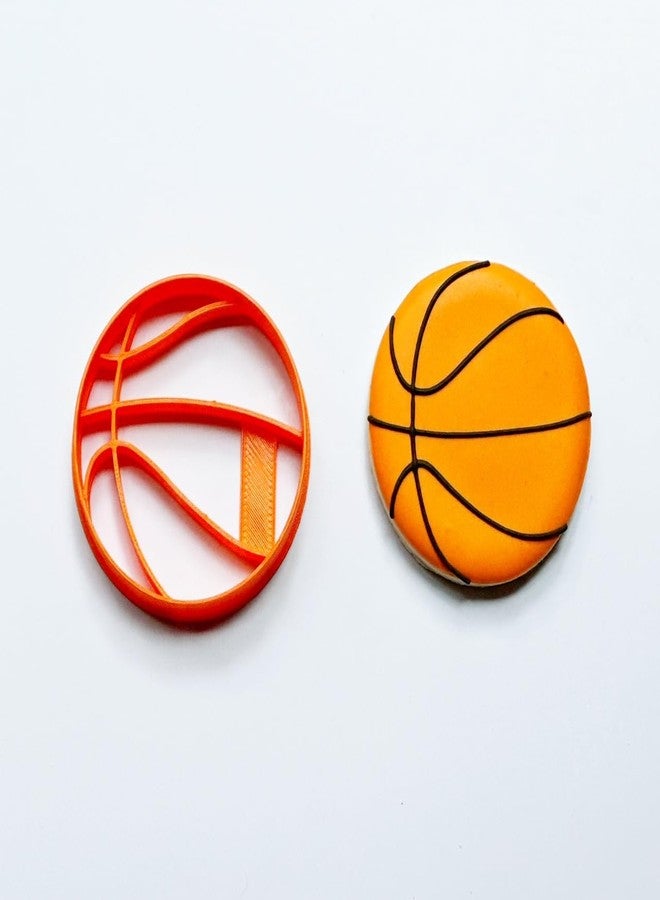 Heart's Treasure قوالب تقطيع بسكويت على شكل كرة سلة من American Hoops Sport، لعبة كرة السلة، لوحة خلفية وكرة سلة داخل حلقة، قوالب تقطيع بسكويت مصنوعة في الولايات المتحدة الأمريكية لأعياد الميلاد والتخرج (عبوة من 3 قطع) - Image 4