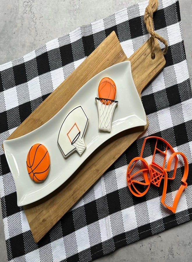 Heart's Treasure قوالب تقطيع بسكويت على شكل كرة سلة من American Hoops Sport، لعبة كرة السلة، لوحة خلفية وكرة سلة داخل حلقة، قوالب تقطيع بسكويت مصنوعة في الولايات المتحدة الأمريكية لأعياد الميلاد والتخرج (عبوة من 3 قطع) - Image 2