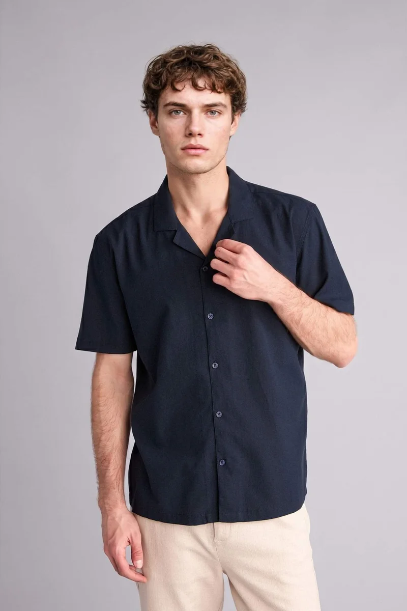 ديفاكتو Regular Fit Resort Neck Cotton Short Sleeve Shirt
