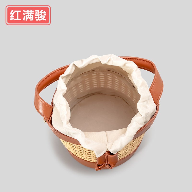 New Handmade Woven Rattan Bucket Bag Women'S Seaside Vacation Hollow Drawstring Handbag Niche Shoulder Crossbody Bag - Image 4