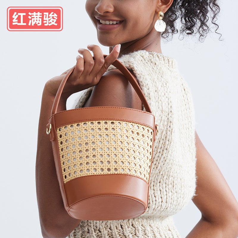 New Handmade Woven Rattan Bucket Bag Women'S Seaside Vacation Hollow Drawstring Handbag Niche Shoulder Crossbody Bag - Image 2