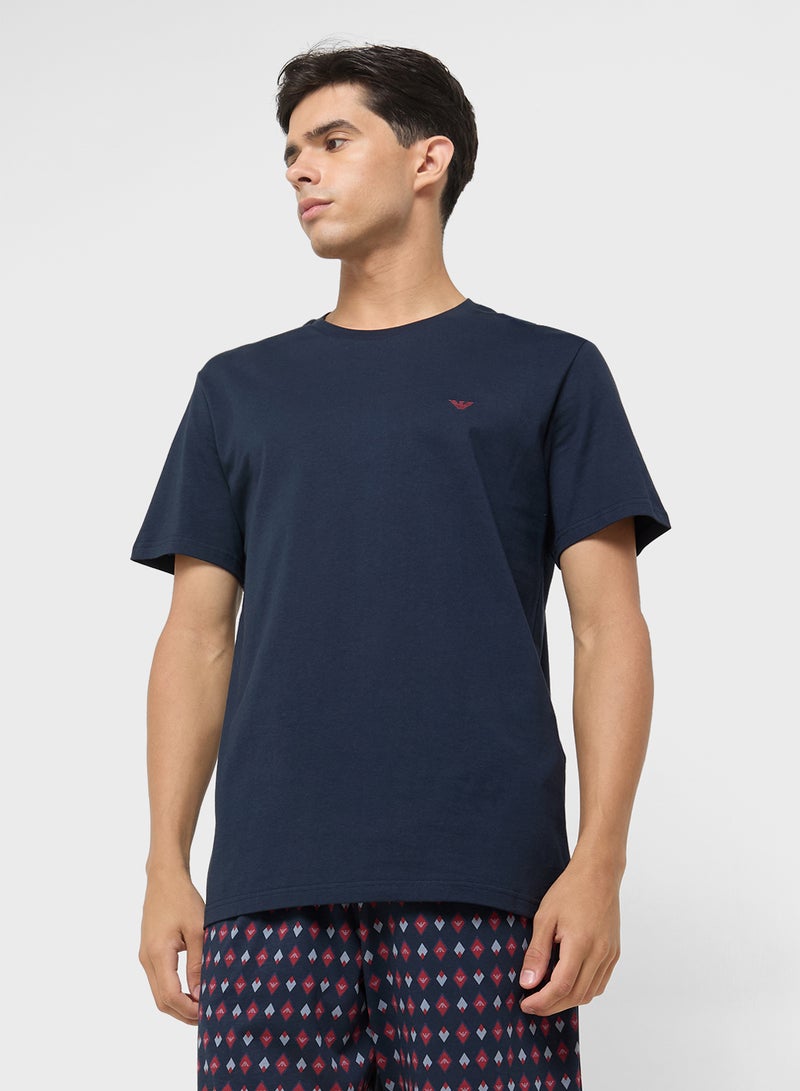 امبوريو ارماني طقم تي شيرت وشورت بشعار - Image 3