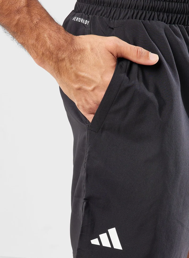 adidas شورت كلوب مزين بـ 3 خطوط