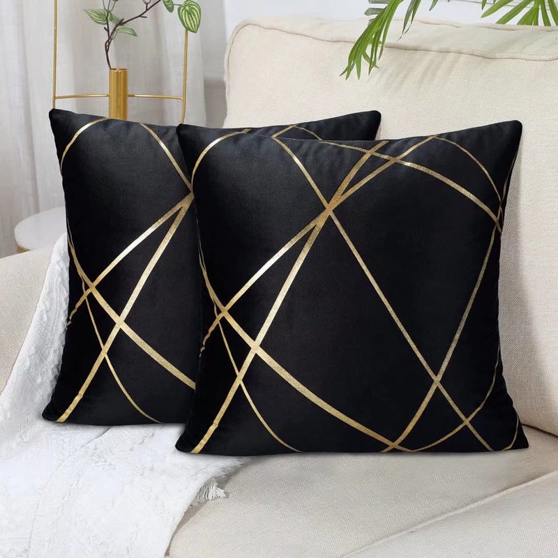 غطاء وسادة مخمل أسود من ديكورمومنت 16 × 16 بوصة مع خطوط ذهبية ونمط هندسي مربع لوسائد الزينة ناعمة للمنزل لغرفة المعيشة وغرفة النوم عبوة من 2