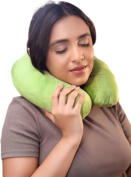 CareFoam وسادة عنق سفر CareFoam – دعم عنق خفيف الوزن للطيران، السيارة والقطار – غلاف مخملي فاخر، أخضر – نوم مريح للرجال والنساء - Image 5