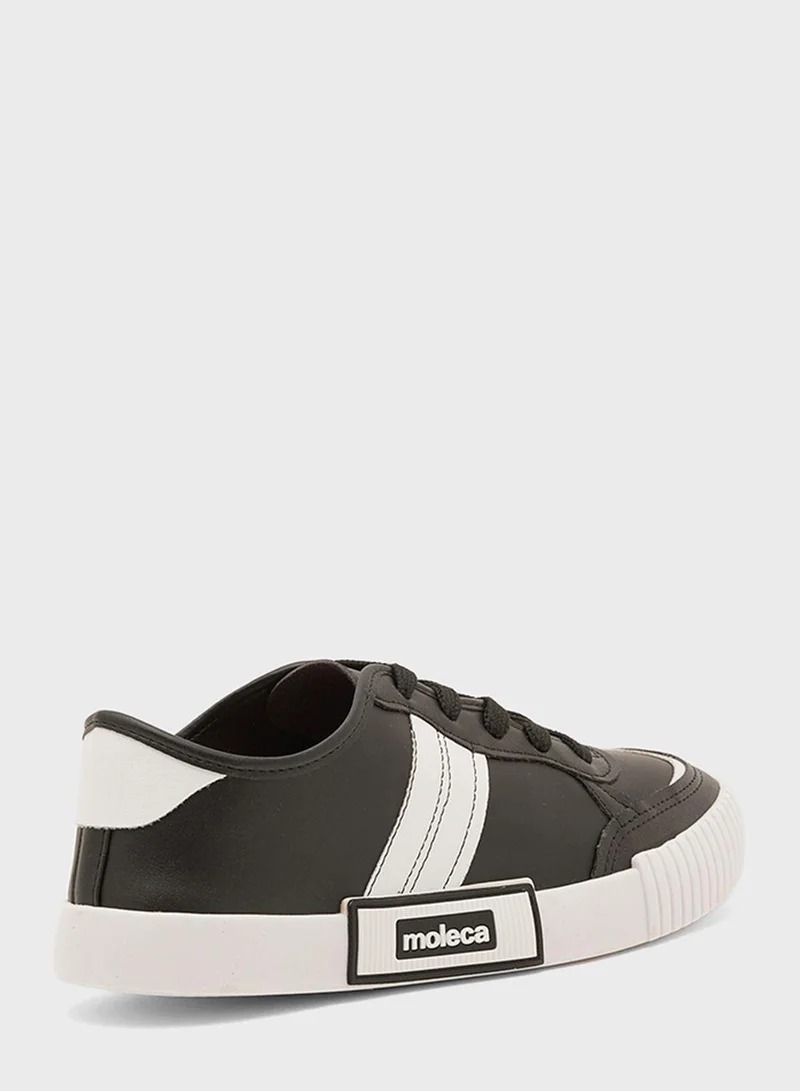 MOLECA Guerra Low Top Sneakers