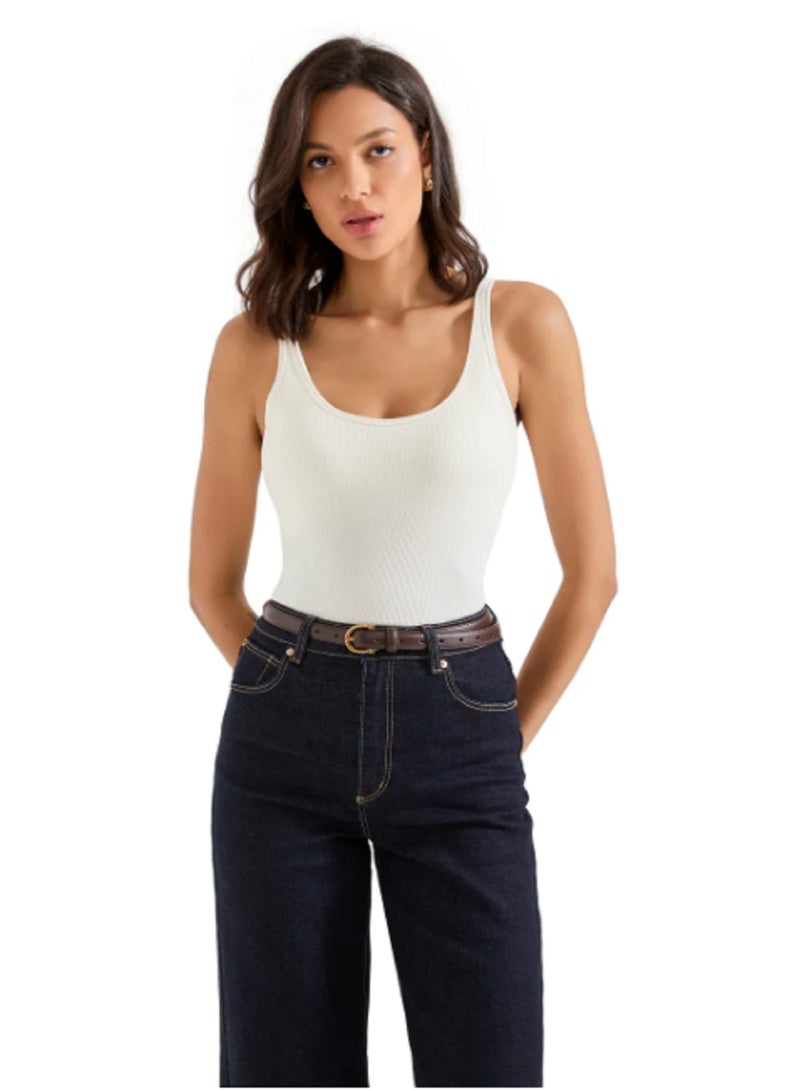 مانيكان تيشرت المكون من توب داخلي بدون أكمام - Image 2