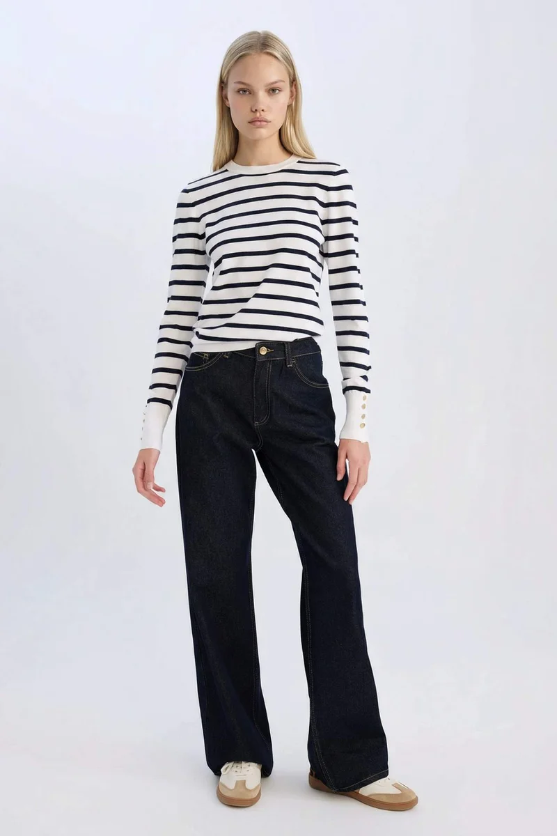 ديفاكتو Regular Fit Crew Neck Pullover