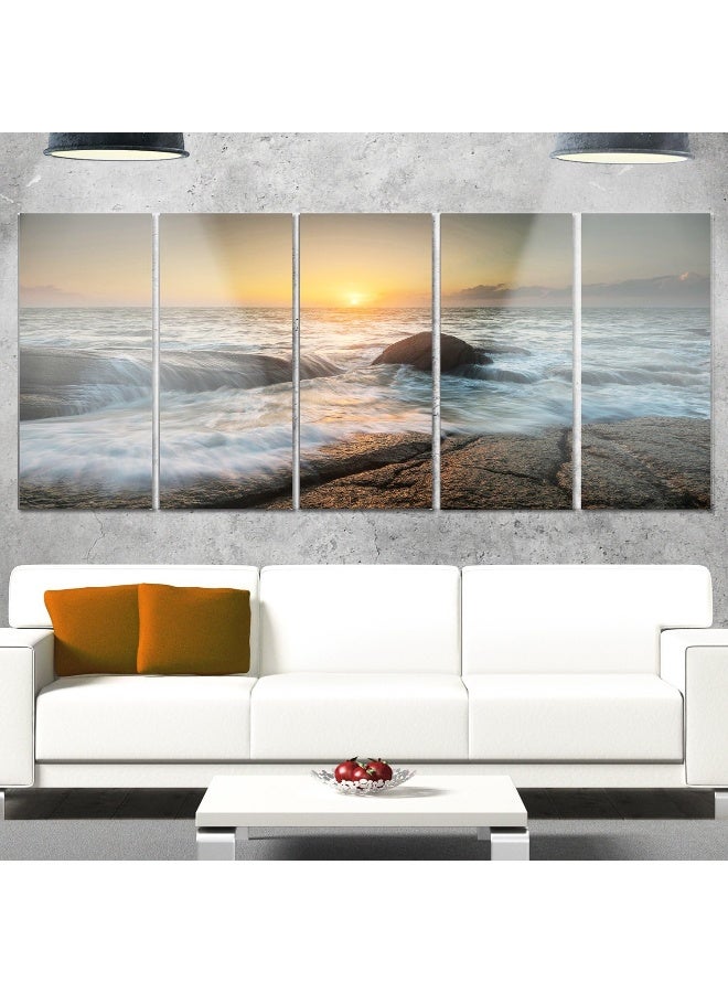 Design Art MT13059-401 Metal Wall 60x28-5 Equal Panels, White