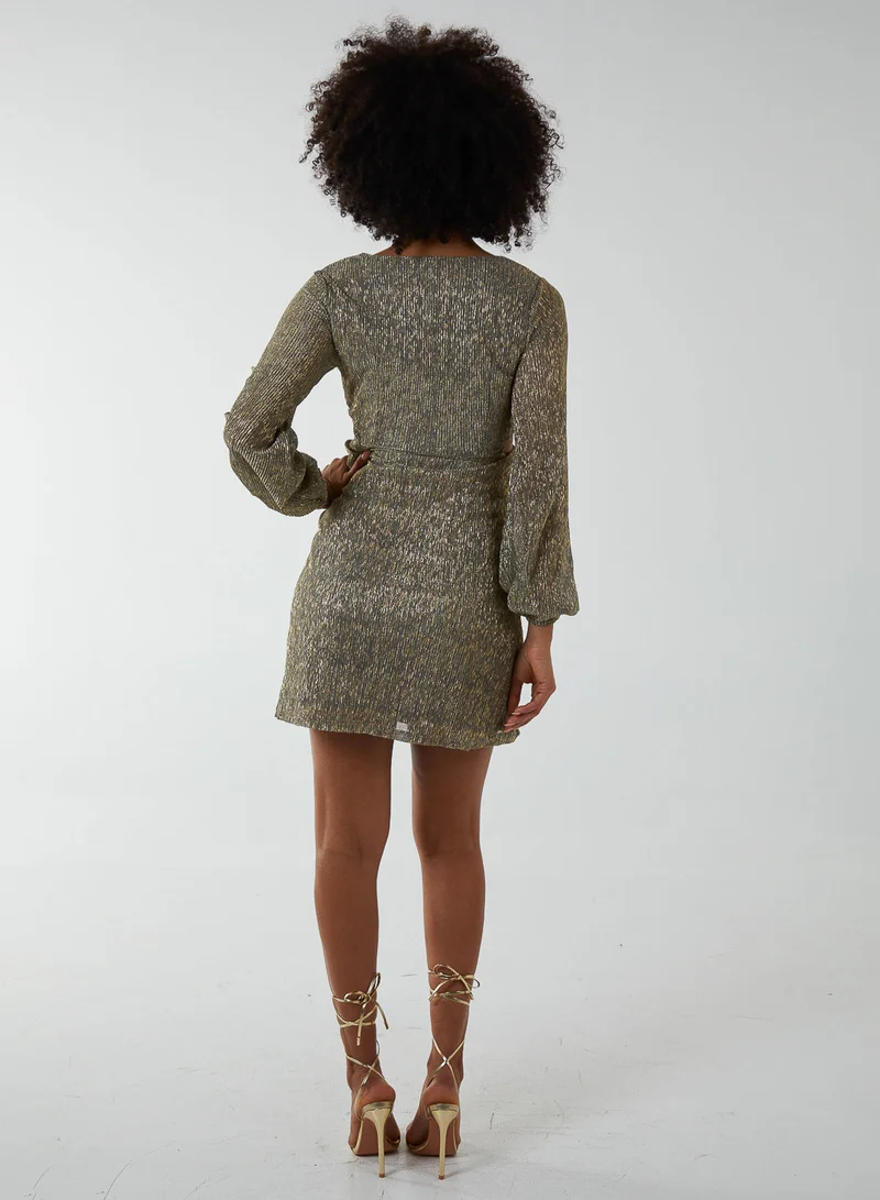 بلو فانيلا فستان طويل بأكمام طويلة وياقة على شكل حرف  مزين باللوركس