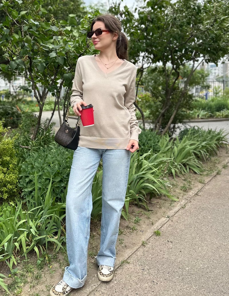 Zeagoo Women's 2026 Fall V Neck Sweater Trendy Long Sleeve Casual Lightweight Ribbed Knit Pullover Tops Beige - Image 5