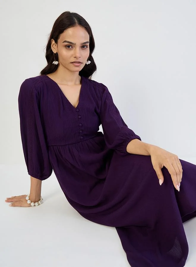 فيميلا فستان ميدي بتفصيلة دانتيل مجعدة