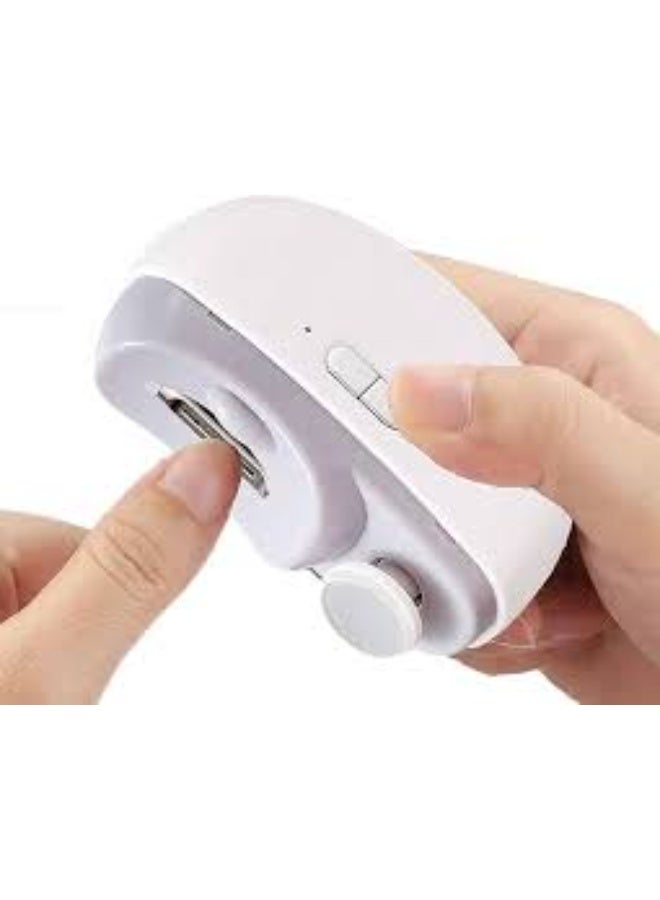 مقص أظافر كهربائي أوتوماتيكي بإضاءة LED، أداة قص وتلميع الأظافر 2 في 1، مزود بوحدة تخزين لقصاصات الأظافر، قابل لإعادة الشحن من النوع C، آمن للاستخدام مع الأطفال والبالغين وكبار السن - Image 4