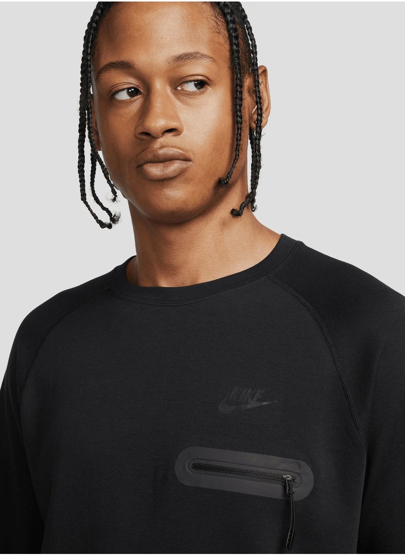 Essential Tech Sweashirt