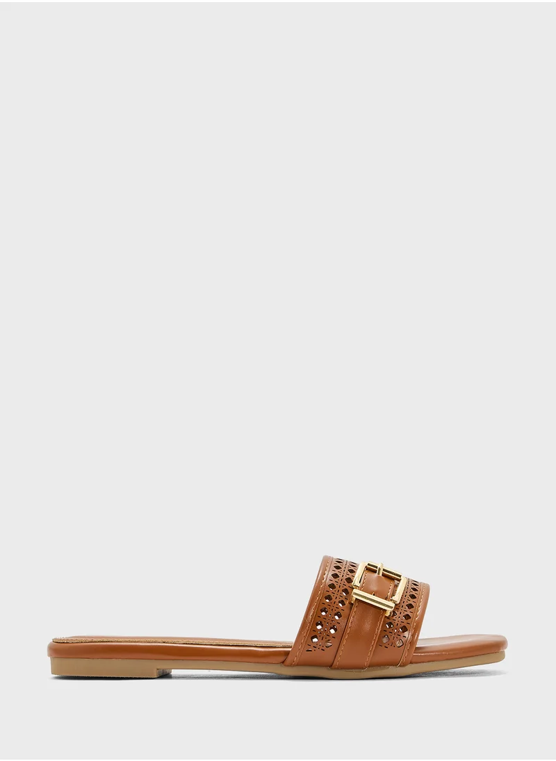 ايلا Flat Sandal With Buckle