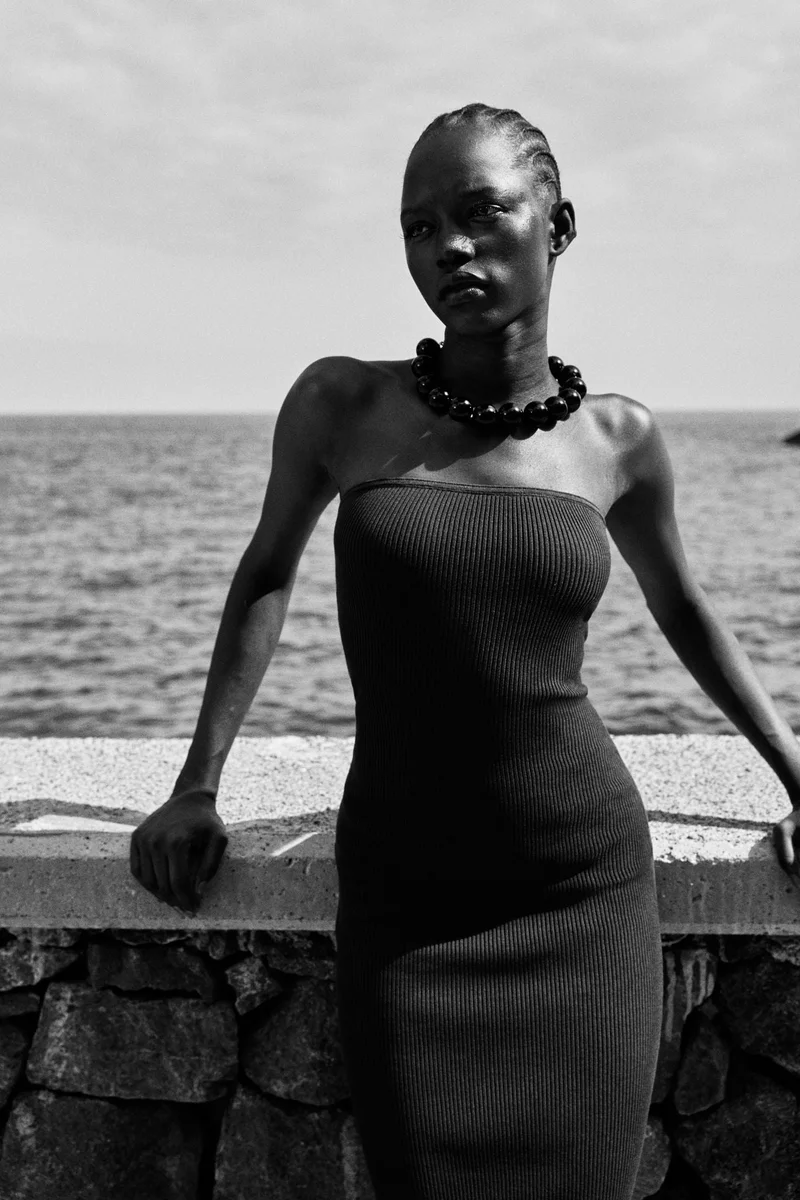 اتش اند ام فستان تيوب بتصميم مرن