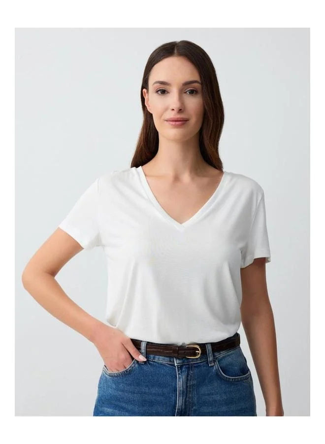 Jimmy Key White V-Neck Short Sleeve Knit Modal T‑shirt
