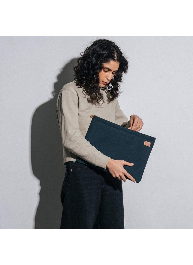 DailyObjects DailyObjects Midnigh Blue Skipper Sleeve Small Compatible for iPad/Tablet 11 inch  - Image 2