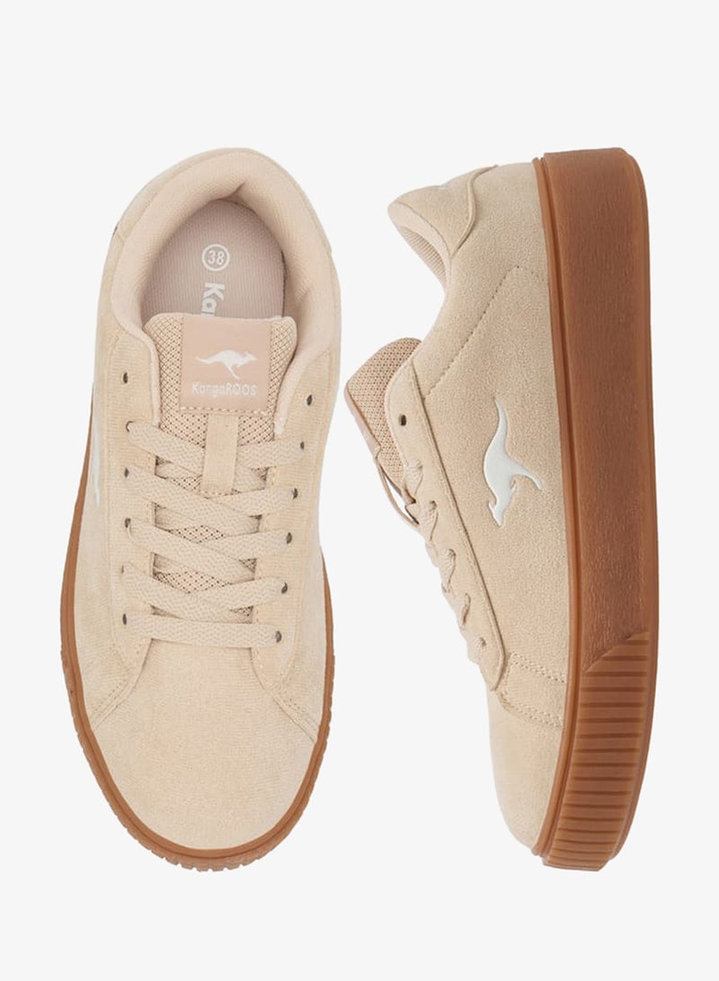 كانغاروس حذاء رياضي نسائي بشعار مع إغلاق برباط - Image 2