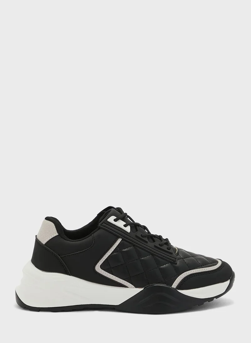 جينجر Quilted Monochrome Trim Sneaker