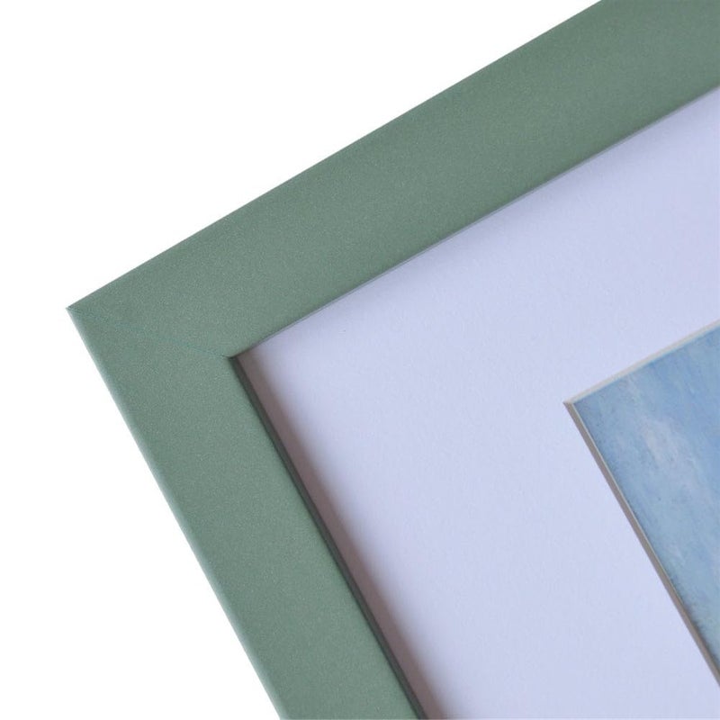 Muzilife 8x10 Wood Picture Frame Flat Display Pictures 5x7 with Mat or 8x10 Without Mat for Wall or Tabletop 2pcs  Green - Image 3