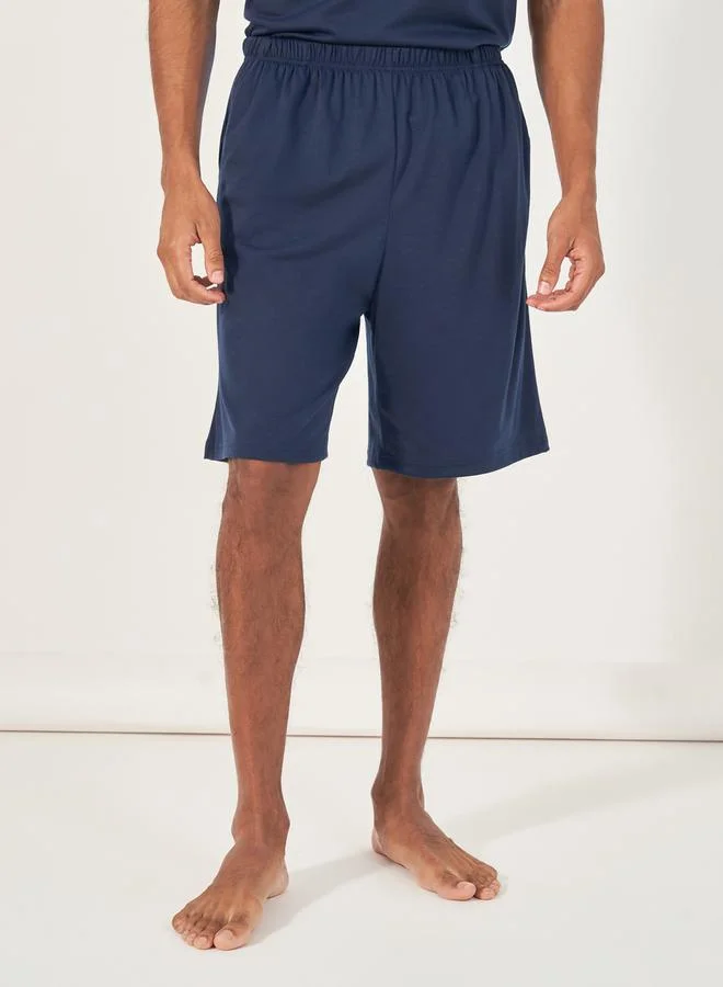 Styli Contrast Stitch Henley Neck T-Shirt & Shorts Set