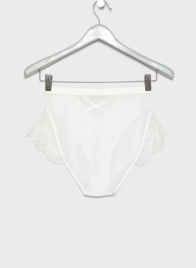 BLUEBELLA Nyane Cut Out Lace Trim Bra