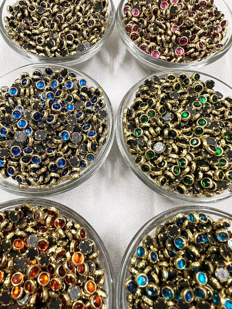 UniKart Colourful Glass Kundan Beads Round 4mm for Jewellery Making, Earing, Art & Craft Pack of 600 Pieces with Fabric Glue & Storage Box - Image 3